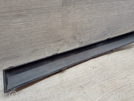 ФОТО Молдинг листва накладка переднього бампера правий для BMW 1-Series (все года выпуска) Киев