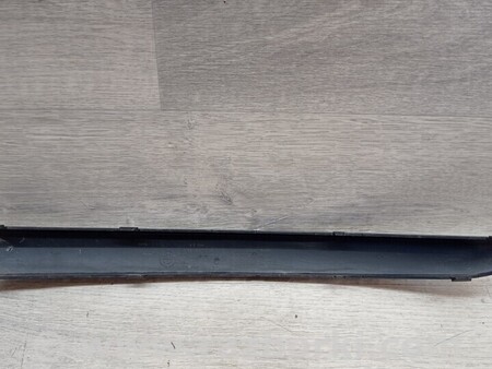 ФОТО Молдинг листва накладка переднього бампера правий для BMW 1-Series (все года выпуска) Киев