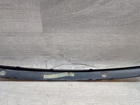 ФОТО Молдинг накладка переднього бампера права для BMW 1-Series (все года выпуска) Киев