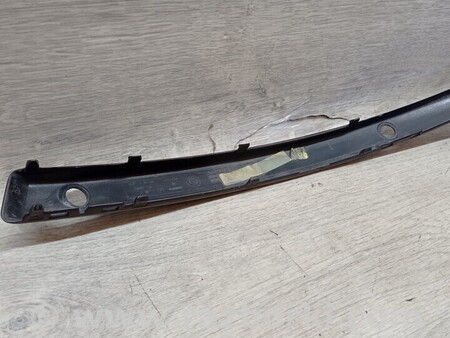 ФОТО Молдинг накладка переднього бампера права для BMW 1-Series (все года выпуска) Киев