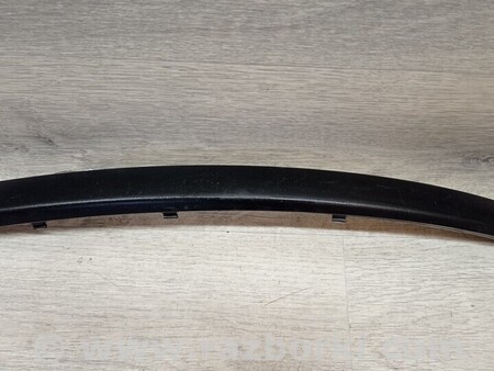 ФОТО Молдинг накладка переднього бампера права для BMW 1-Series (все года выпуска) Киев