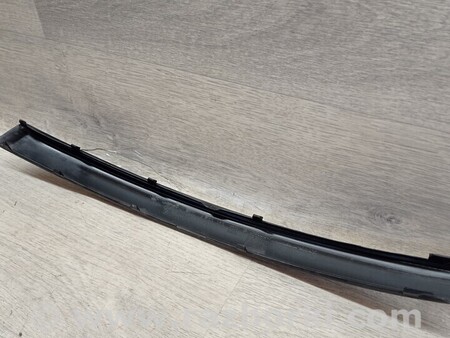 ФОТО Молдинг накладка переднього бампера права для BMW 1-Series (все года выпуска) Киев