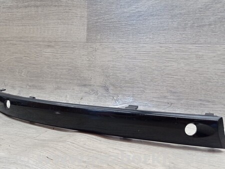 ФОТО Молдинг накладка переднього бампера права для BMW 1-Series (все года выпуска) Киев