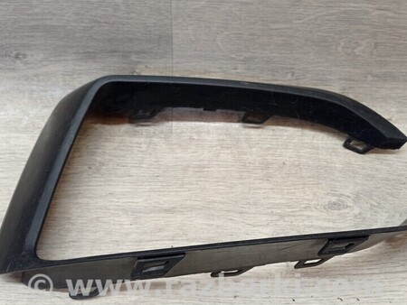 ФОТО Накладка рамка решітки переднього бампера права для BMW 1-Series (все года выпуска) Киев