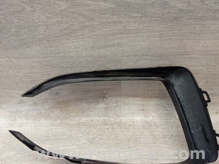 ФОТО Накладка рамка решітки переднього бампера права для BMW 1-Series (все года выпуска) Киев