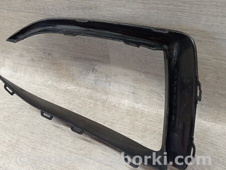 ФОТО Накладка рамка решітки переднього бампера права для BMW 1-Series (все года выпуска) Киев