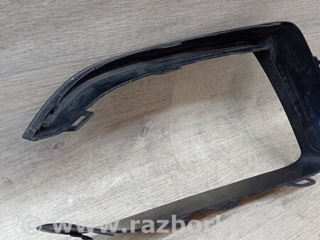 ФОТО Накладка рамка решітки переднього бампера права для BMW 1-Series (все года выпуска) Киев