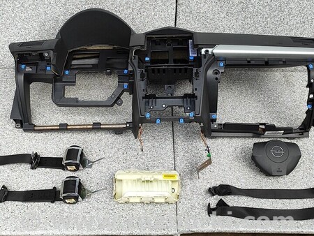 ФОТО Торпедо консоль для Opel Astra H (2004-2014) Киев