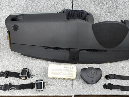 ФОТО Торпедо консоль для Opel Astra H (2004-2014) Киев