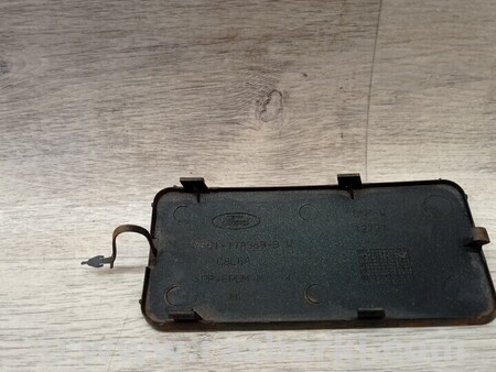 ФОТО Заглушка бампера буксировочного крюка передняя для Ford Fiesta Mk7 (2017-...) Киев