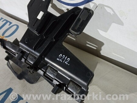 ФОТО Кронштейн замку передніх лівих дверей для Ford Fiesta Mk7 (2017-...) Киев