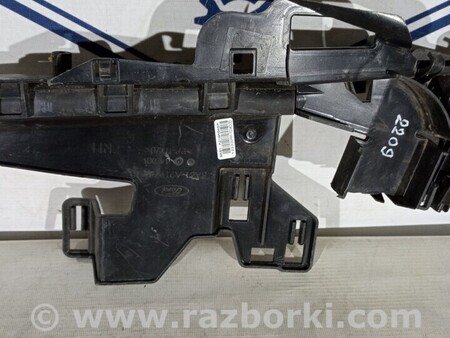 ФОТО Кронштейн замку передніх правих дверей для Ford Fiesta Mk7 (2017-...) Киев