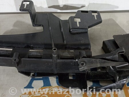 ФОТО Кронштейн замку передніх правих дверей для Ford Fiesta Mk7 (2017-...) Киев