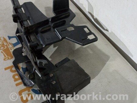 ФОТО Кронштейн замку передніх правих дверей для Ford Fiesta Mk7 (2017-...) Киев