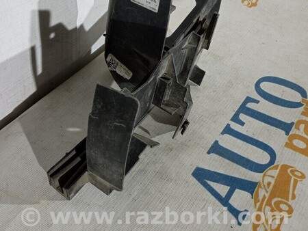 ФОТО Кронштейн замку передніх правих дверей для Ford Fiesta Mk7 (2017-...) Киев