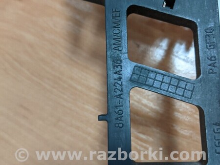 ФОТО Кронштейн крепления ручки двери передней правой для Ford Fiesta Mk7 (2017-...) Киев