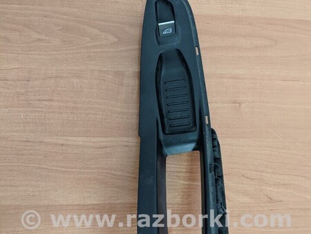 ФОТО Накладка карты стеклоподъемника передняя правая для Ford Fiesta Mk7 (2017-...) Киев