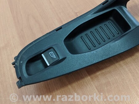 ФОТО Накладка карты стеклоподъемника передняя правая для Ford Fiesta Mk7 (2017-...) Киев