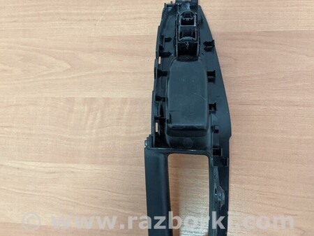 ФОТО Накладка карты стеклоподъемника передняя правая для Ford Fiesta Mk7 (2017-...) Киев