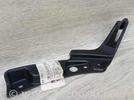 ФОТО Кронштейн бампера переднего правый для Mercedes-Benz GLC-Class Киев