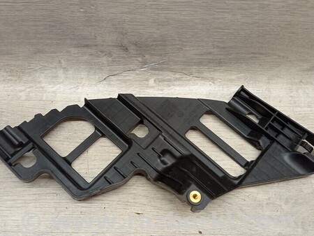 ФОТО Кронштейн кріплення направляюча фари переднього бампера правий для Volkswagen Golf VI Mk6 (10.2008-03.2016) Киев