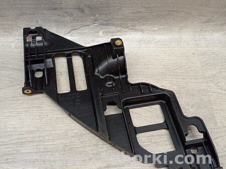 ФОТО Кронштейн кріплення направляюча фари переднього бампера правий для Volkswagen Golf VI Mk6 (10.2008-03.2016) Киев