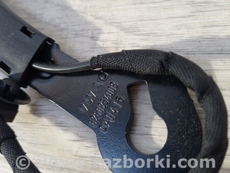 ФОТО Застьожка ременя безопасности переднего правого для Volkswagen Golf VII Mk7 (08.2012-...) Киев