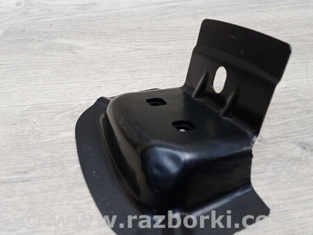 ФОТО Кронштейн Крепление Направляющая крыла заднего для Volkswagen Golf VII Mk7 (08.2012-...) Киев