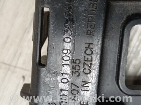 ФОТО Кронштейн кріплення направляюча заднього бампера лівий для Volkswagen Golf VII Mk7 (08.2012-...) Киев