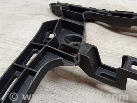 ФОТО Кронштейн кріплення направляюча заднього бампера лівий Деф для Volkswagen Golf VII Mk7 (08.2012-...) Киев