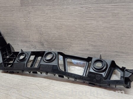 ФОТО Кронштейн кріплення направляюча заднього бампера правий для Volkswagen Golf VII Mk7 (08.2012-...) Киев