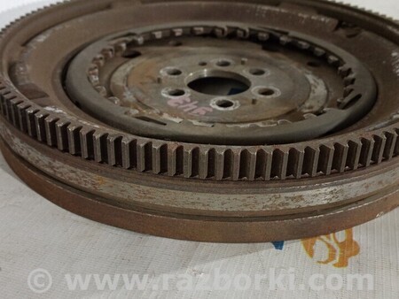 ФОТО Маховик двигуна для Volkswagen Golf VII Mk7 (08.2012-...) Киев