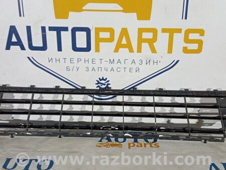 ФОТО Решетка бампера переднего для Volkswagen Golf VII Mk7 (08.2012-...) Киев