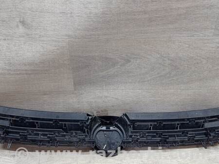 ФОТО Решетка радиатора бампера переднего для Volkswagen Golf VII Mk7 (08.2012-...) Киев