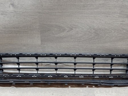 ФОТО Решетка радиатора бампера переднего нижняя для Volkswagen Golf VII Mk7 (08.2012-...) Киев