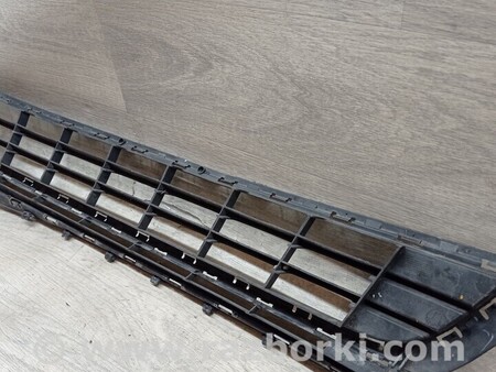 ФОТО Решетка радиатора бампера переднего нижняя для Volkswagen Golf VII Mk7 (08.2012-...) Киев