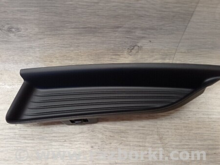 ФОТО Накладка заглушка решітка туманки ПТФ переднього бампера для Renault Megane 3 Киев