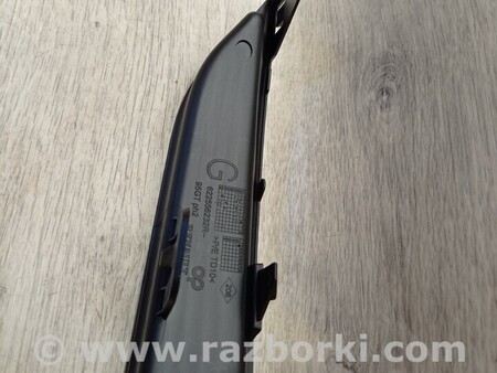 ФОТО Накладка заглушка решітка туманки ПТФ переднього бампера для Renault Megane 3 Киев