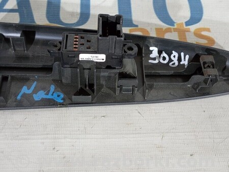 ФОТО Кнопка склопідйомника передній правий для Nissan Note E12 (2012-2019) Киев