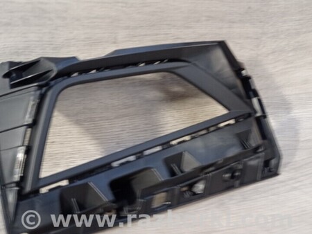 ФОТО Кронштейн противотуманной фары правой для Volkswagen Polo Київ