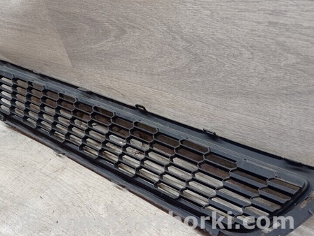 ФОТО Решетка радиатора бампера переднего центральная нижняя для Volkswagen Polo Киев