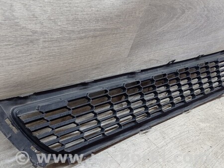 ФОТО Решетка радиатора бампера переднего центральная нижняя для Volkswagen Polo Киев