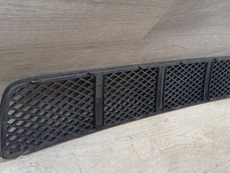 ФОТО Решетка радиатора бампера переднего центральная нижняя для Volkswagen Polo Киев