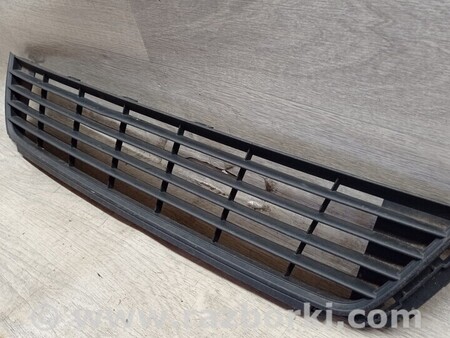 ФОТО Решетка радиатора бампера переднего центральная нижняя для Volkswagen Polo Киев