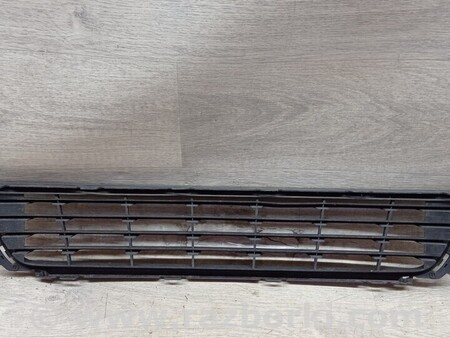 ФОТО Решетка радиатора бампера переднего центральная нижняя для Volkswagen Polo Киев