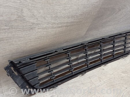 ФОТО Решетка радиатора бампера переднего центральная нижняя для Volkswagen Polo Киев