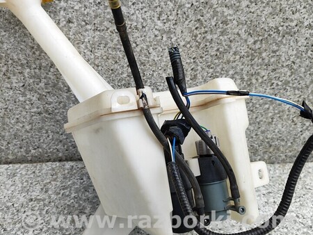 ФОТО Бачек Омывателя для Toyota Yaris (15-20) Киев