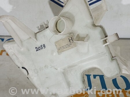 ФОТО Бачок омывателя для Toyota Yaris (15-20) Киев