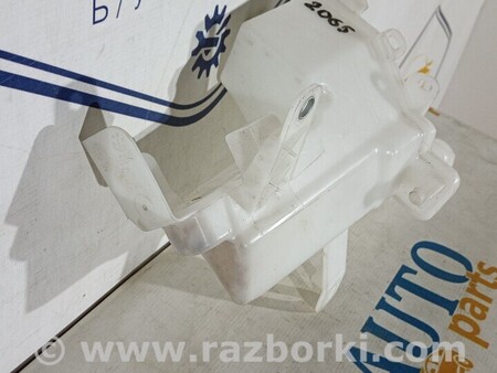 ФОТО Бачок омывателя для Toyota Yaris (15-20) Киев