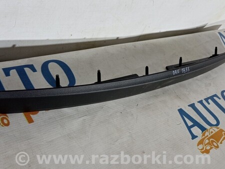 ФОТО Накладка крышки багажника для Toyota Yaris (15-20) Киев